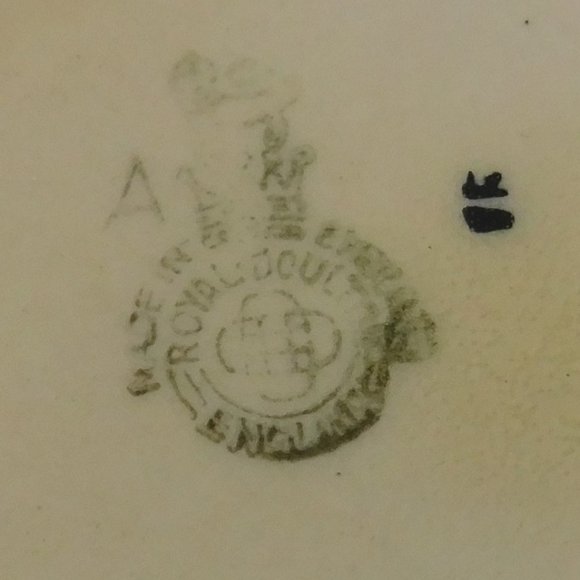 Miniature 3 1/4 Inch English Royal Doulton The Cardinal Character Toby Jug - Picture 4 of 7